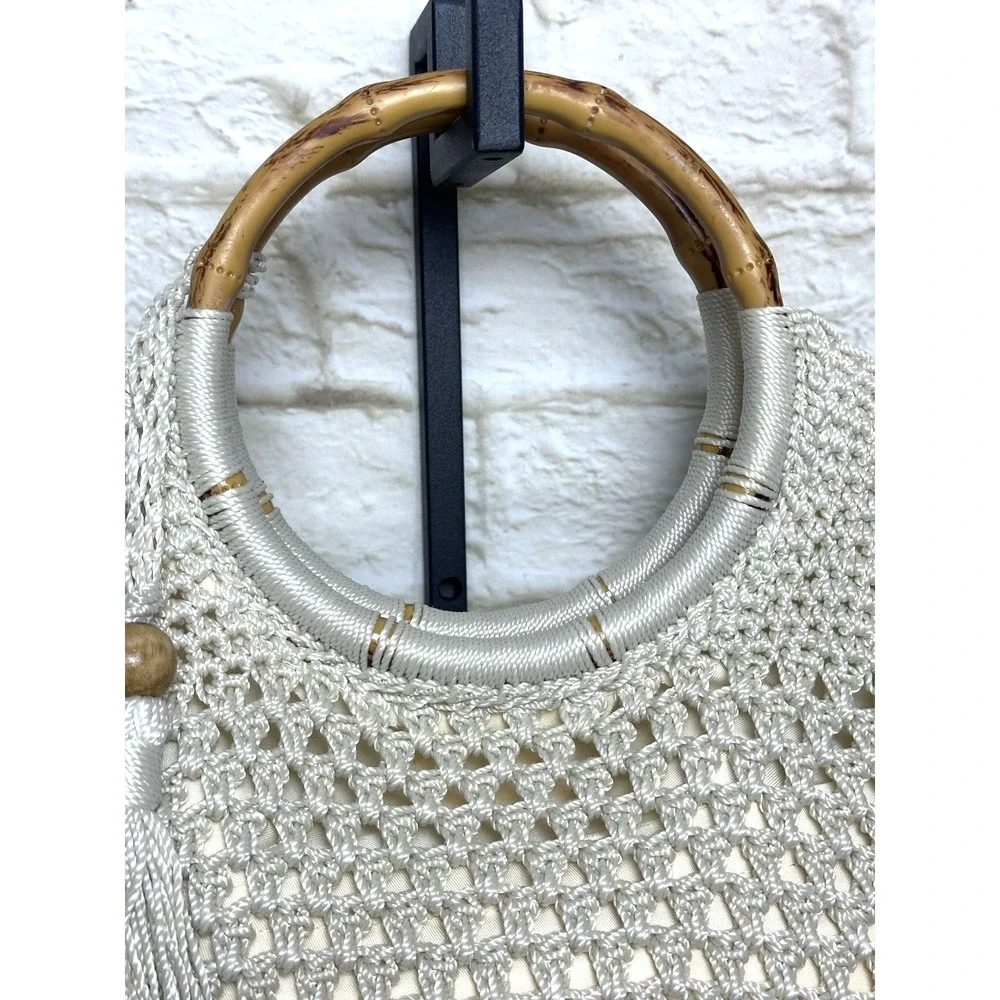 Unbranded crocheted ivory